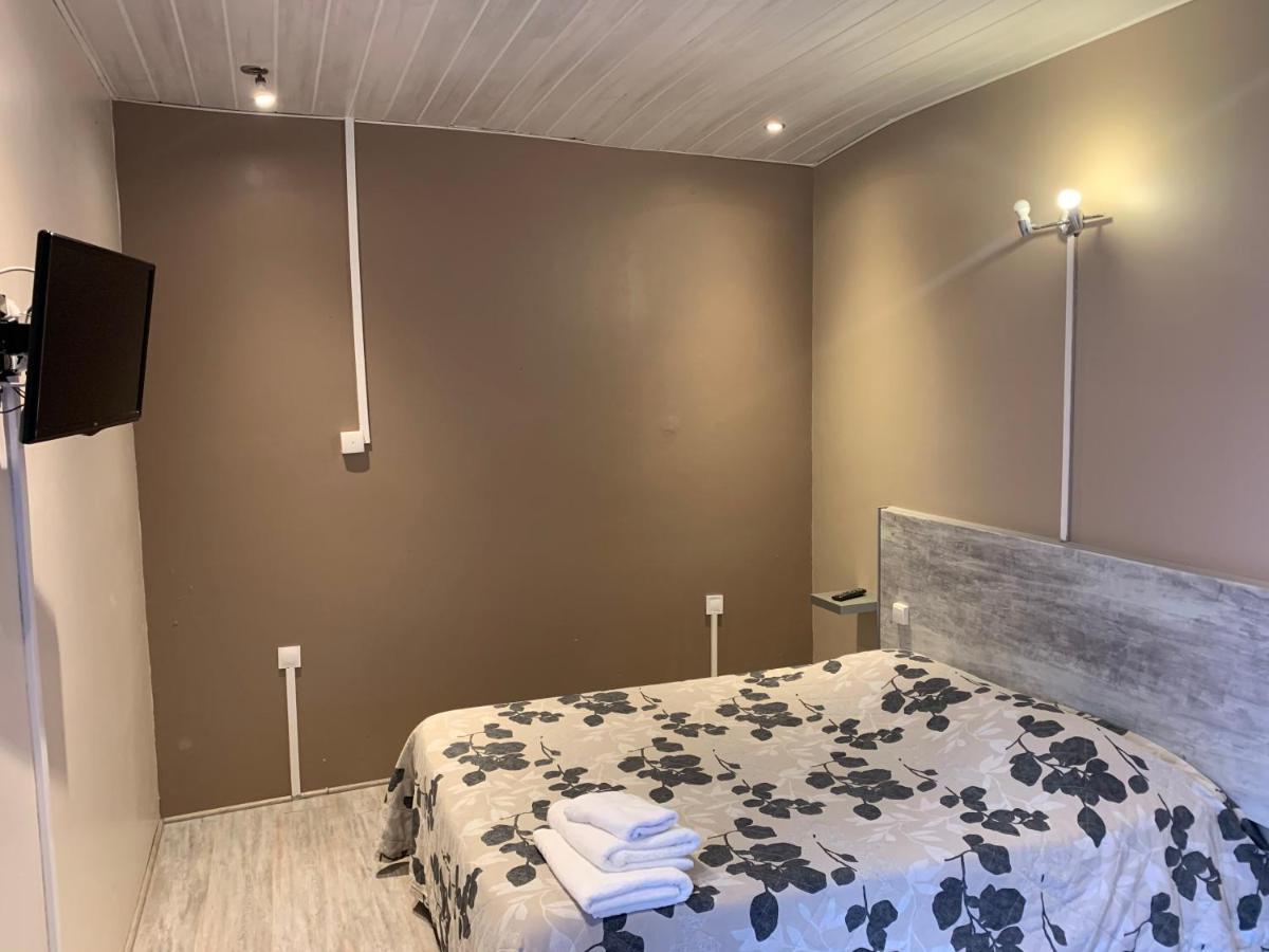 Hotel Le Cosy Pont-de-Cheruy Экстерьер фото