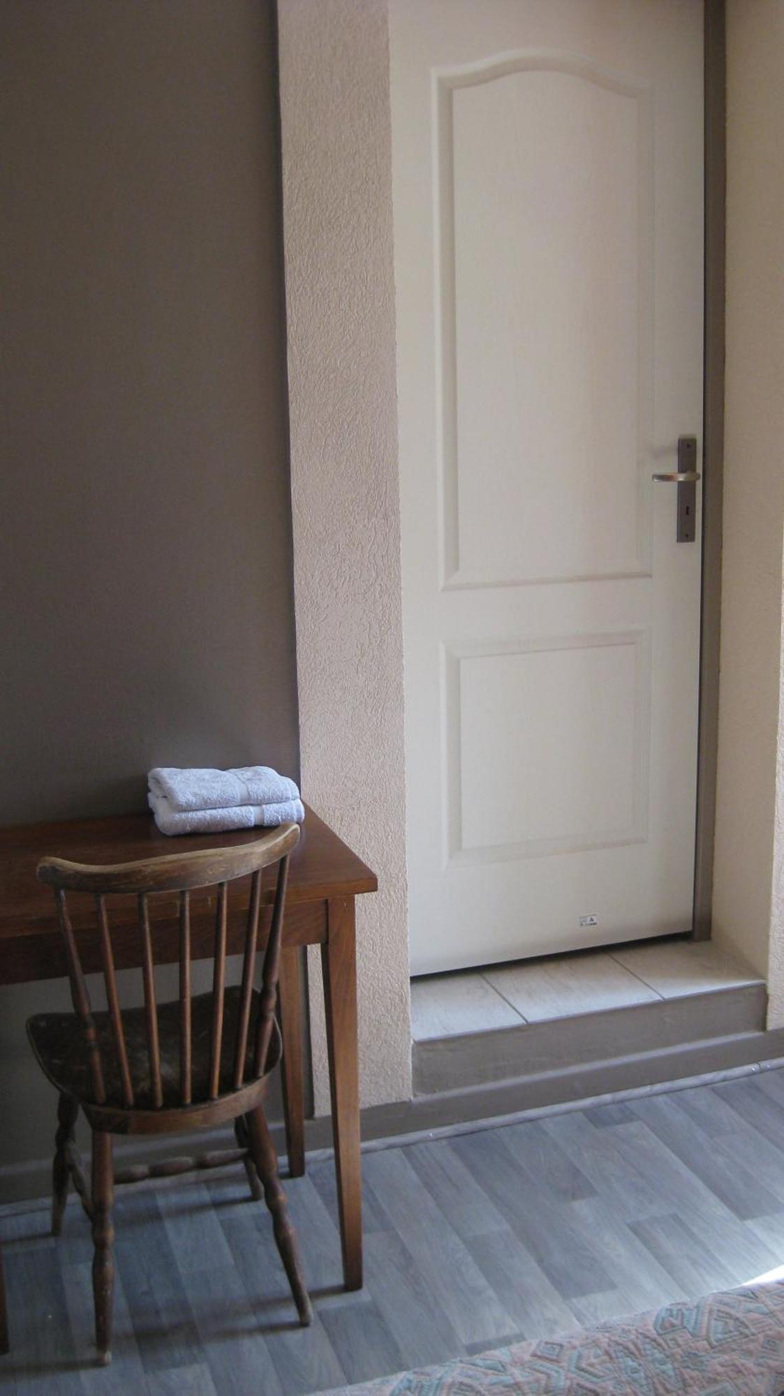 Hotel Le Cosy Pont-de-Cheruy Экстерьер фото