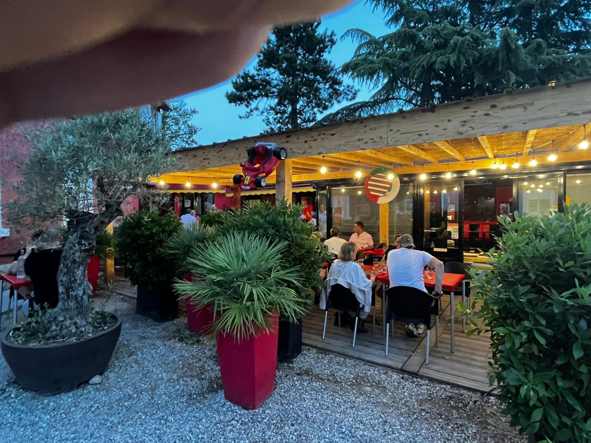 Hotel Le Cosy Pont-de-Cheruy Экстерьер фото